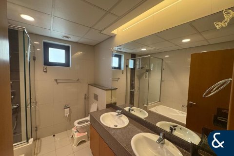 Villa in Dubai 4 bedrooms, 469 sq.m. № 98832 - photo 15