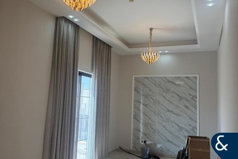 Villa in Dubai 4 bedrooms, 469 sq.m. № 98832 - photo 11