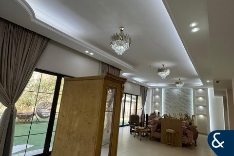 Villa in Dubai 4 bedrooms, 469 sq.m. № 98832 - photo 4