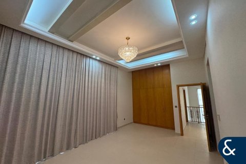 Villa in Dubai 4 bedrooms, 469 sq.m. № 98832 - photo 16