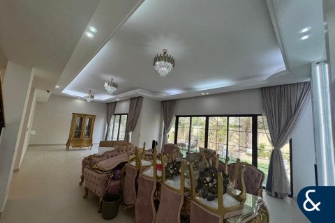 Villa in Dubai 4 bedrooms, 469 sq.m. № 98832 - photo 9