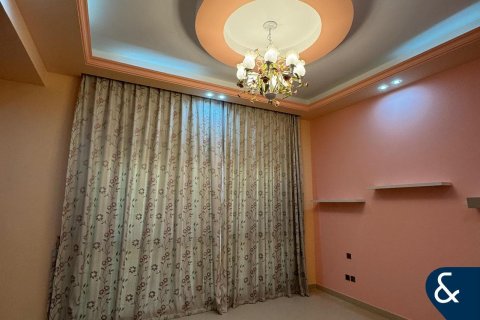 Villa in Dubai 4 bedrooms, 469 sq.m. № 98832 - photo 19