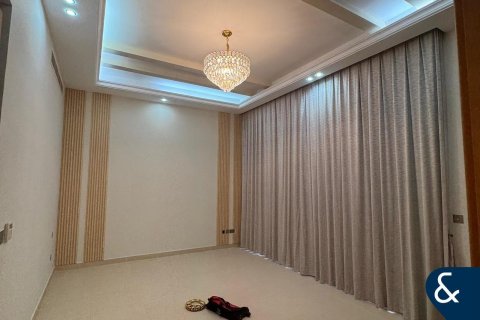 Villa in Dubai 4 bedrooms, 469 sq.m. № 98832 - photo 12