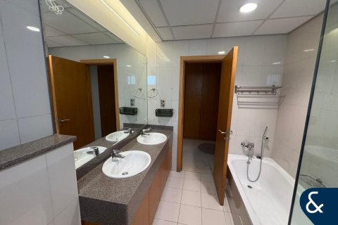 Villa in Dubai 4 bedrooms, 469 sq.m. № 98832 - photo 14