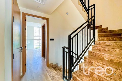 Villa en Dubai, 4 dormitorios, 265.24 m², № 119620 - foto 14