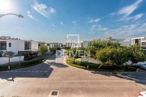 فيلا في دبي 5 غرف نوم , 425.5 م² رقم 126683 - صورة 2