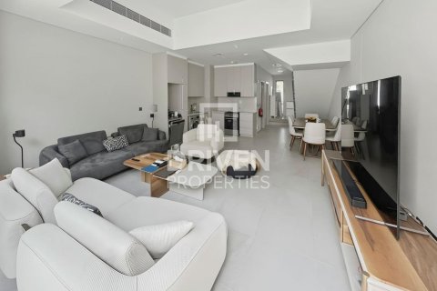 Adosado en Mohammed Bin Rashid City, Dubai, 2 dormitorios, 111.95 m², № 142672 - foto 2