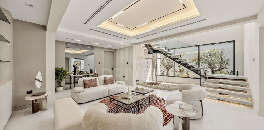 Villa à Jumeirah 3, Jumeirah, Dubai, 6 chambres, 544.69 m², № 142673