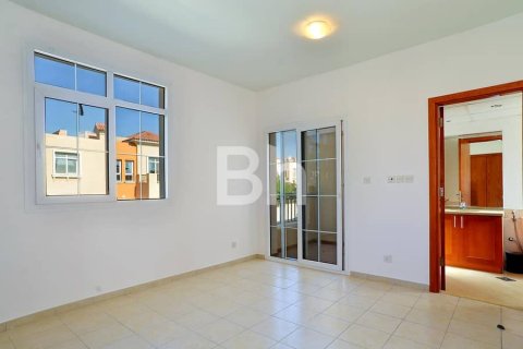 Снять в аренду виллу в Арабиан Ранчес, Дубай: 2 спальни, 173м², № 57109 - фото 10