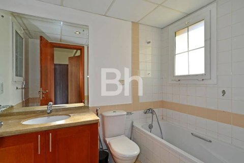 Снять в аренду виллу в Арабиан Ранчес, Дубай: 2 спальни, 173м², № 57109 - фото 4