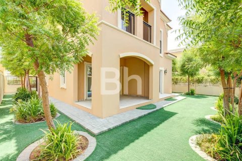 Снять в аренду виллу в Dubai Land, Дубай: 4 спальни, 400м², № 57123 - фото 6