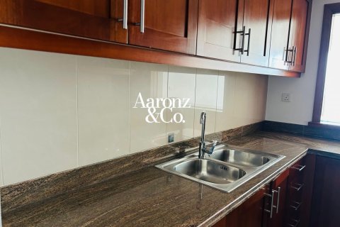 Apartment in The Views, Dubai 1 bedroom, 92 sq.m. № 108776 - photo 4