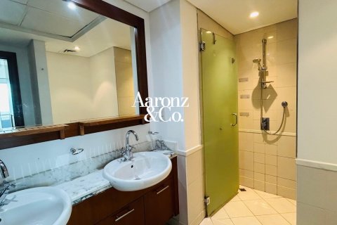 Apartment in The Views, Dubai 1 bedroom, 92 sq.m. № 108776 - photo 15