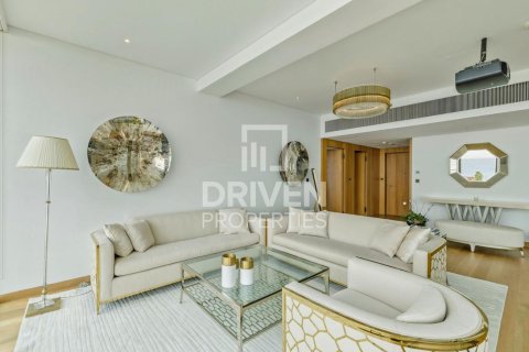 Снять в аренду квартиру в Jumeirah Bay Island, Джумейра, Дубай: 1 спальня, 150.41м², № 127915 - фото 5