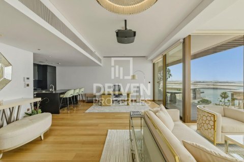 Снять в аренду квартиру в Jumeirah Bay Island, Джумейра, Дубай: 1 спальня, 150.41м², № 127915 - фото 2