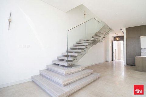 Townhouse in Dubai 3 bedrooms, 348.1 sq.m. № 109471 - photo 2