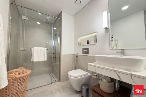 Apartment in Umm Suqeim, Dubai 2 bedrooms, 110.2 sq.m. № 109469 - photo 12