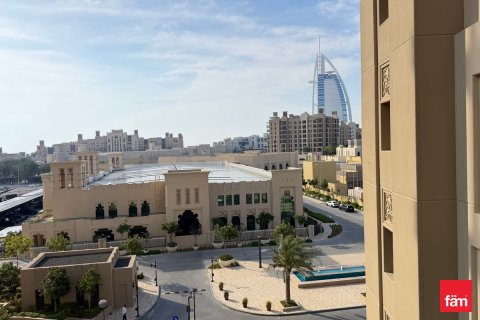 Apartment in Umm Suqeim, Dubai 2 bedrooms, 110.2 sq.m. № 109469 - photo 10