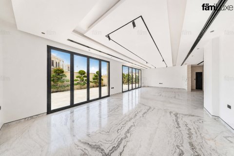 Villa en Al Furjan, Dubai, 5 dormitorios, 600 m², № 109472 - foto 1