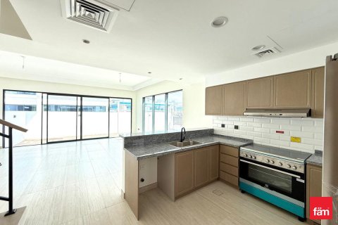 Townhouse in Dubai 4 bedrooms, 143.9 sq.m. № 109470 - photo 8