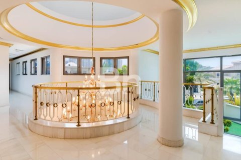 Снять в аренду виллу в Пальме Джумейре, Дубай: 5 спален, 1245м², № 21492 - фото 9