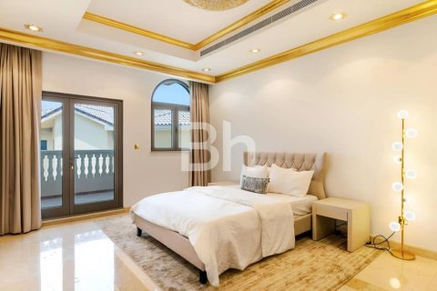 Снять в аренду виллу в Пальме Джумейре, Дубай: 5 спален, 1245м², № 21492 - фото 8