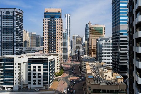Apartment in Dubai Marina, Dubai 2 bedrooms, 144 sq.m. № 21494 - photo 17
