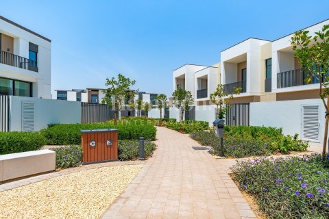 Villa en Arabian Ranches 3, Dubai, 3 dormitorios, 144.83577700 m², № 115849 - foto 8