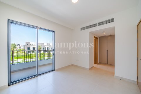 Villa en Arabian Ranches 3, Dubai, 3 dormitorios, 144.83577700 m², № 115849 - foto 2