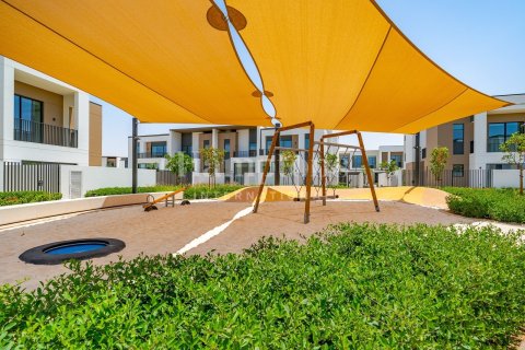 Villa en Arabian Ranches 3, Dubai, 3 dormitorios, 144.83577700 m², № 115849 - foto 9