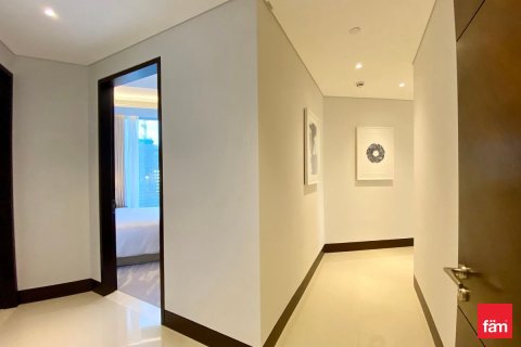 Apartment in Downtown Dubai (Downtown Burj Dubai), Dubai 3 bedrooms, 187.6 sq.m. № 109266 - photo 6