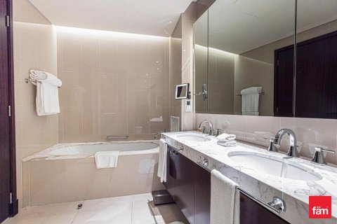 Apartment in Downtown Dubai (Downtown Burj Dubai), Dubai 3 bedrooms, 187.6 sq.m. № 109266 - photo 3