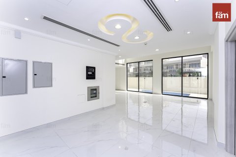 Villa in Al Furjan, Dubai 5 bedrooms, 600.1 sq.m. № 109265 - photo 13