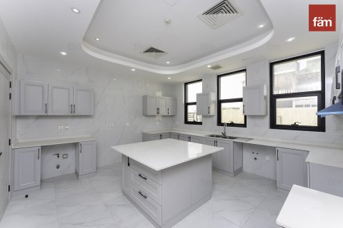 Villa in Al Furjan, Dubai 5 bedrooms, 600.1 sq.m. № 109265 - photo 10