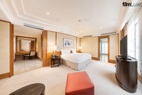 Apartment in DIFC, Dubai 2 bedrooms, 155 sq.m. № 109268 - photo 15