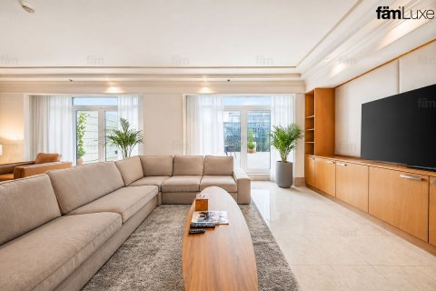 Apartment in DIFC, Dubai 2 bedrooms, 155 sq.m. № 109268