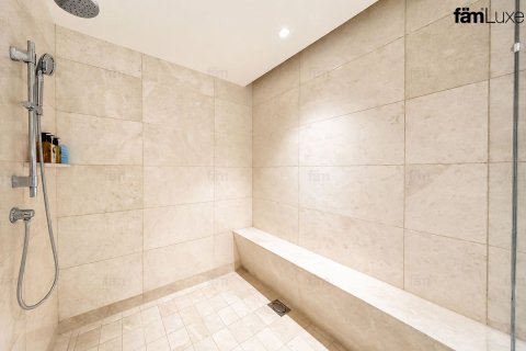 Apartment in DIFC, Dubai 2 bedrooms, 155 sq.m. № 109268 - photo 3
