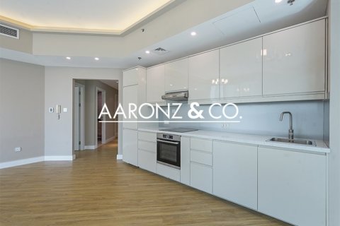 Apartment in Dubai Marina, Dubai 2 bedrooms, 111 sq.m. № 89833 - photo 10