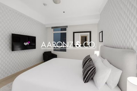 Apartment in Marina Crown, Dubai Marina, Dubai 2 bedrooms, 135 sq.m. № 89831 - photo 11