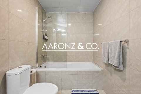 Apartment in Marina Crown, Dubai Marina, Dubai 2 bedrooms, 135 sq.m. № 89831 - photo 19