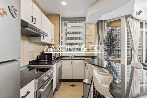 Apartment in Marina Crown, Dubai Marina, Dubai 2 bedrooms, 135 sq.m. № 89831 - photo 14