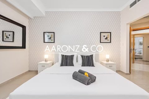 Apartment in Marina Crown, Dubai Marina, Dubai 2 bedrooms, 135 sq.m. № 89831 - photo 10