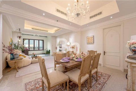 Apartment in Downtown Dubai (Downtown Burj Dubai), Dubai 2 bedrooms, 132 sq.m. № 22803 - photo 1
