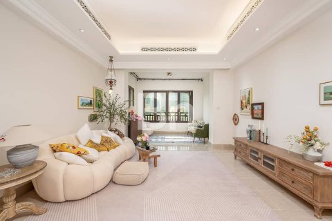 Apartment in Downtown Dubai (Downtown Burj Dubai), Dubai 2 bedrooms, 132 sq.m. № 22803 - photo 2