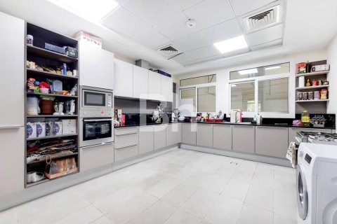 Купить таунхаус в Джумейра Вилладж Серкл, Дубай: 4 спальни, 409м², № 22814 - фото 4