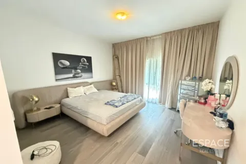 Villa in Meadows, Dubai 5 bedrooms, 353 sq.m. № 122812 - photo 10