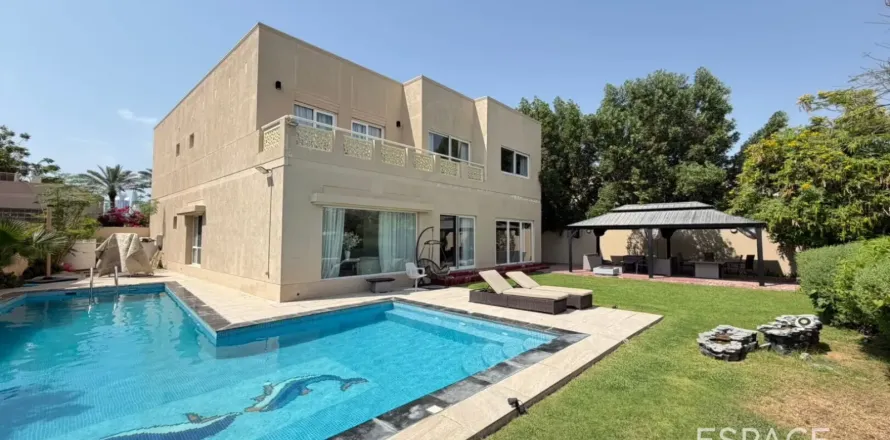 Villa in Meadows, Dubai 5 bedrooms, 353 sq.m. № 122812