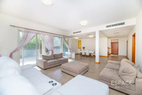 Villa in Saheel, Arabian Ranches, Dubai 3 bedrooms, 309 sq.m. № 122811 - photo 4