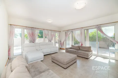 Villa in Saheel, Arabian Ranches, Dubai 3 bedrooms, 309 sq.m. № 122811 - photo 3