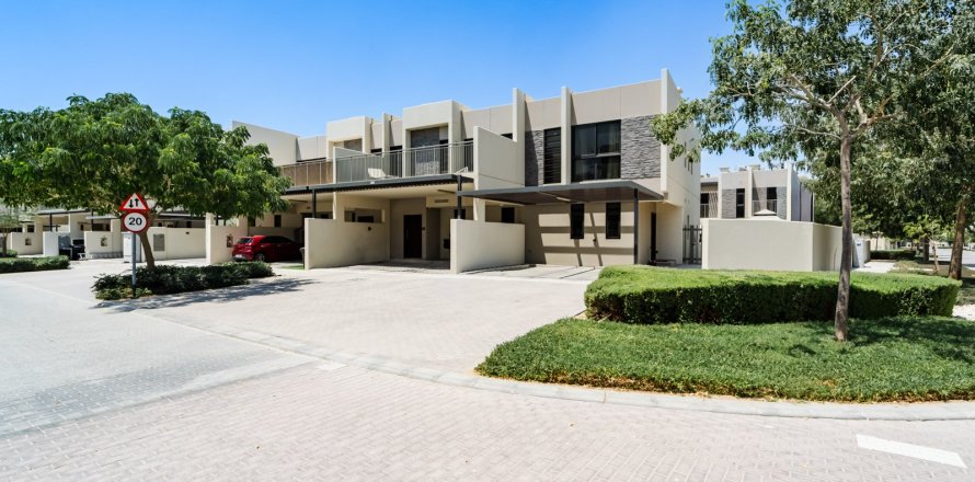 Townhouse in Dubai 3 bedrooms, 152 sq.m. № 139585